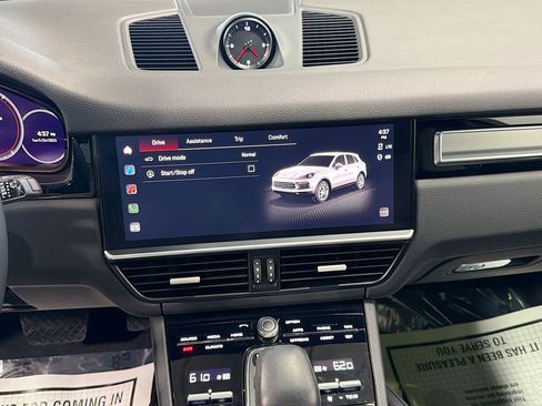 Certified 2023 Porsche Cayenne Platinum Edition AWD/4WD image 28