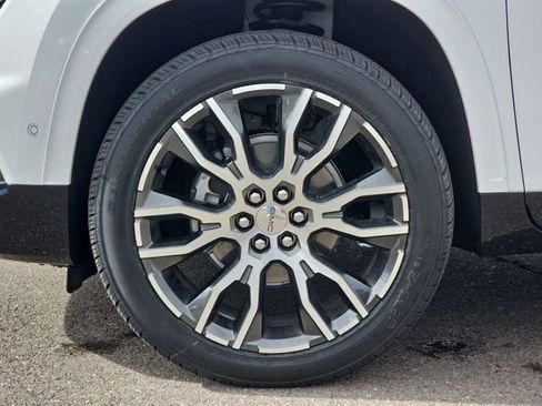 New 2026 GMC Acadia Denali Ultimate w/ LPO, Illumination Package image 20