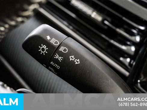 Used 2025 Toyota Camry SE image 28