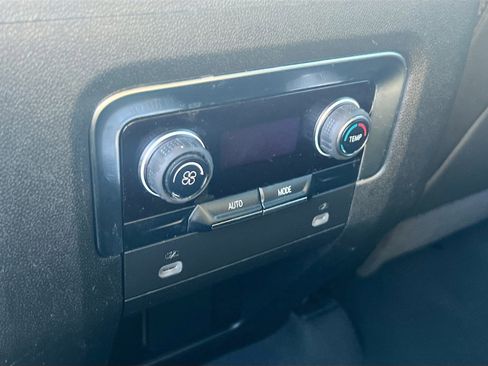 Used 2024 Chevrolet Suburban LT image 28