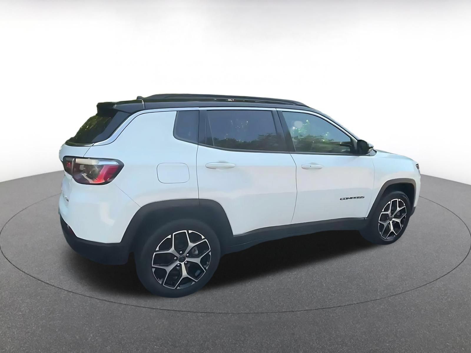 Used 2025 Jeep Compass Limited AWD/4WD image 13