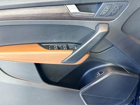 Used 2022 Audi Q5 2.0T Premium w/ Convenience Package image 17