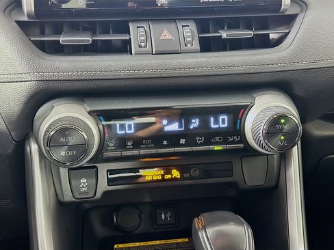 Used 2019 Toyota RAV4 XLE Premium w/ Advanced Technology Package FWD image 24