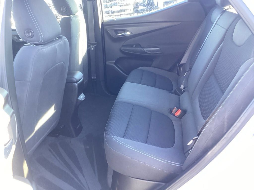 Used 2022 Chevrolet Bolt EUV LT w/ Comfort Package FWD image 15
