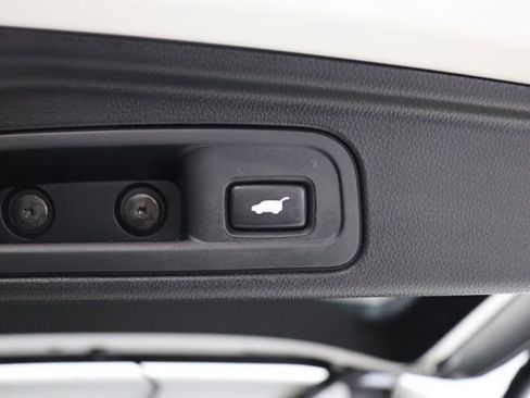 Used 2018 Honda Pilot Touring image 40