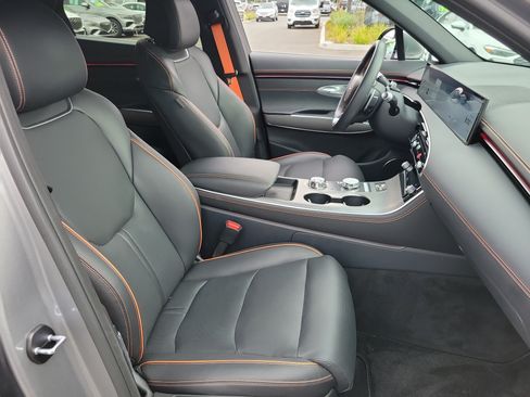 Certified 2026 Genesis GV70 3.5T Sport Advanced AWD/4WD image 24