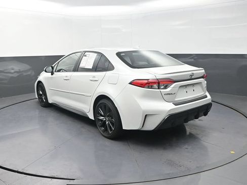 Used 2023 Toyota Corolla SE w/ SE Premium Package FWD image 8