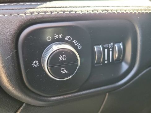 Used 2022 RAM 3500 Limited AWD/4WD image 17