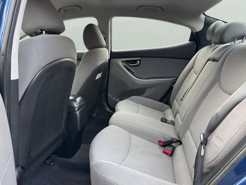 Used 2016 Hyundai Elantra SE image 5