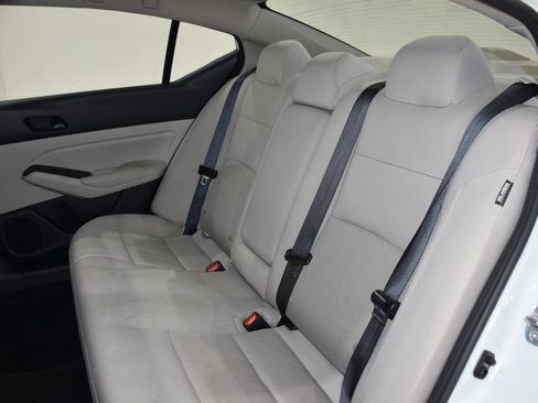 Used 2025 Nissan Altima 2.5 SV FWD image 27