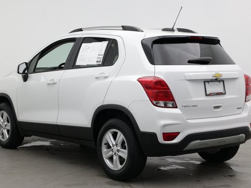 Used 2022 Chevrolet Trax LT w/ LT Convenience Package AWD/4WD image 5