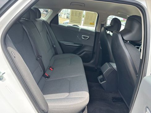 Used 2025 Kia K4 FWD image 24