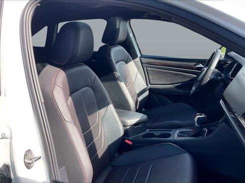 Used 2024 Volkswagen Jetta GLI Autobahn image 8