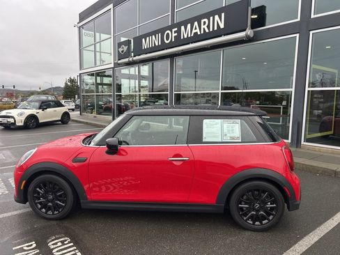 Used 2023 MINI Cooper 2-Door Hardtop image 2