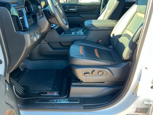 Certified 2025 GMC Sierra 2500 AT4 image 18
