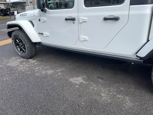 New 2026 Jeep Gladiator Sport image 8