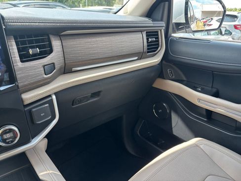 Used 2024 Ford Expedition Limited AWD/4WD image 40