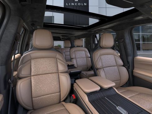 New 2025 Lincoln Navigator L Black Label image 10