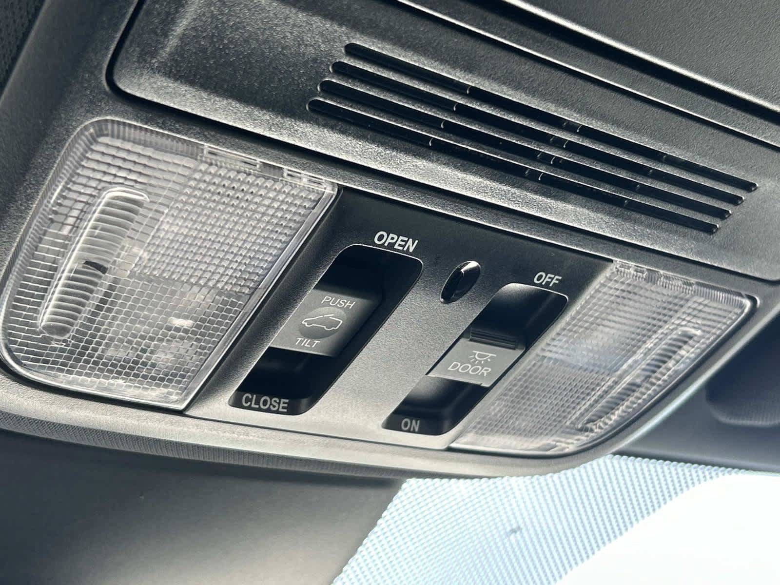 Used 2025 Honda Odyssey Sport-L image 42