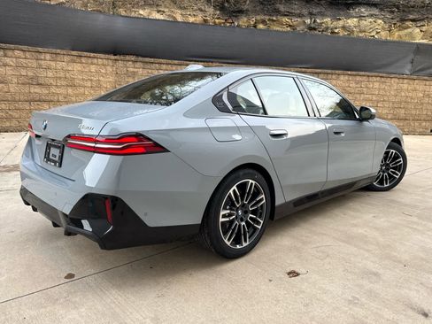 New 2026 BMW 530i xDrive w/ M Sport Package image 3