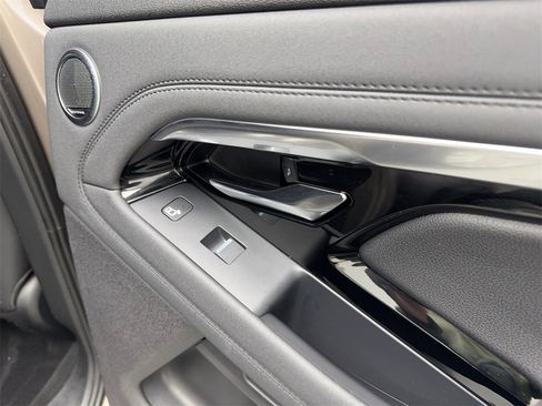 Used 2021 Land Rover Range Rover Evoque R-Dynamic SE image 43