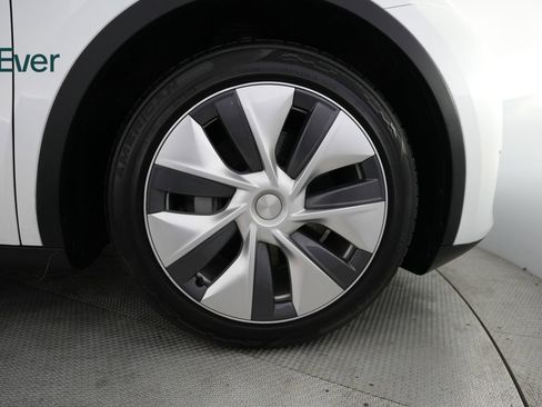 Used 2023 Tesla Model Y Long Range image 20