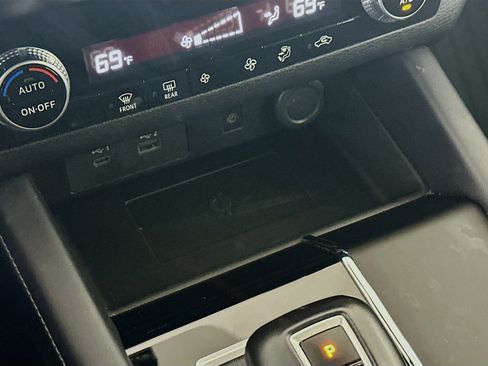 Used 2024 Mitsubishi Outlander SE image 26