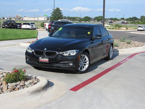Used 2018 BMW 320i xDrive Sedan image 7