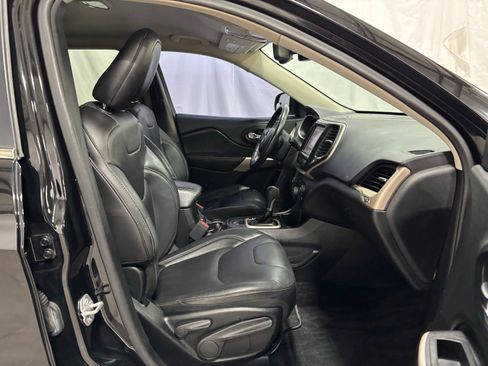 Used 2018 Jeep Cherokee Limited image 15