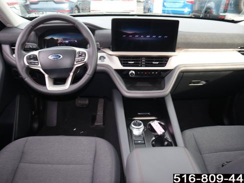 Used 2025 Ford Explorer Active image 13