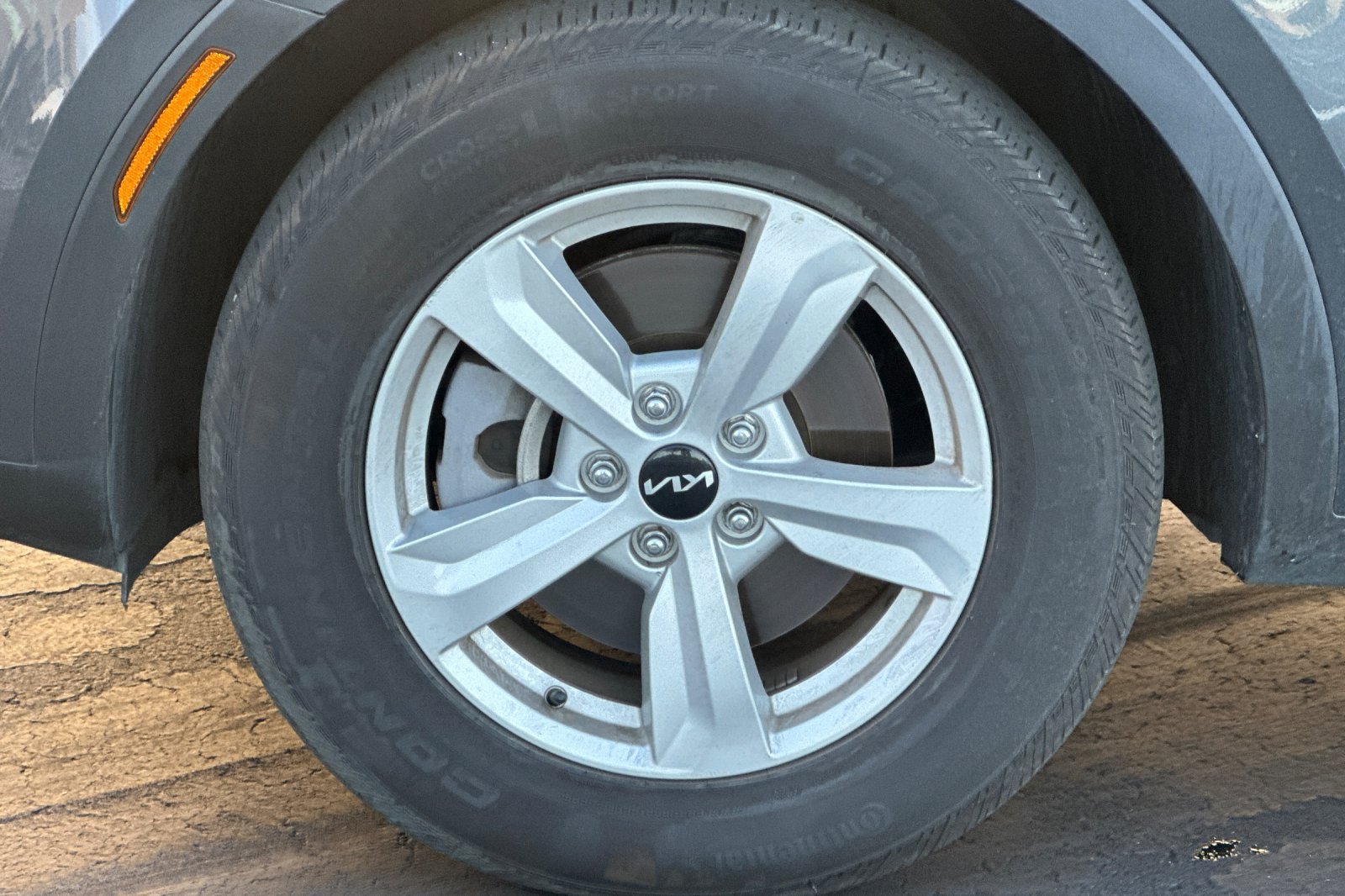 Used 2024 Kia Sorento LX FWD image 44