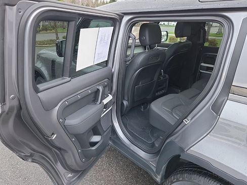 Used 2021 Land Rover Defender 110 SE image 15