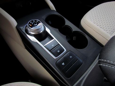 Used 2020 Ford Escape SE image 33