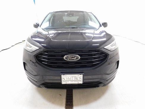 Used 2024 Ford Edge SE w/ Black Appearance Package image 4