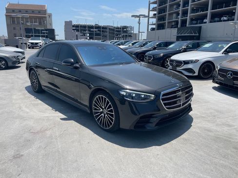 Certified 2022 Mercedes-Benz S 500 4MATIC image 2