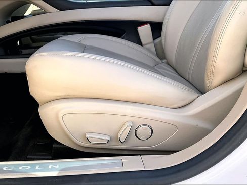 Used 2017 Lincoln MKZ Reserve FWD image 31
