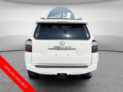 Used 2014 Toyota 4Runner SR5 AWD/4WD image 5