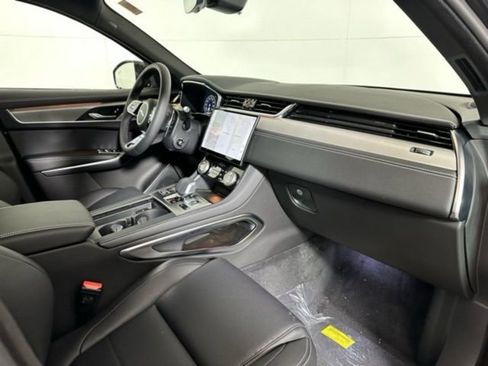 New 2026 Jaguar F-PACE R-Dynamic S image 18