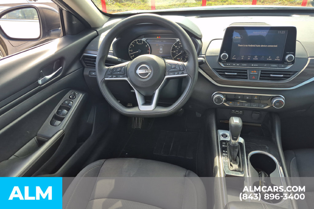 Used 2024 Nissan Altima 2.5 SV FWD image 12