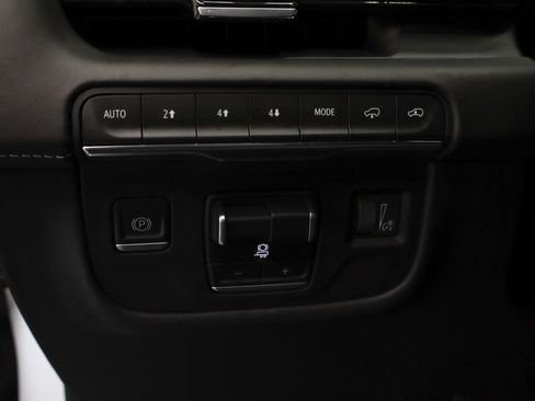 Used 2022 Cadillac Escalade Sport Platinum w/ LPO, ONYX Package AWD/4WD image 23