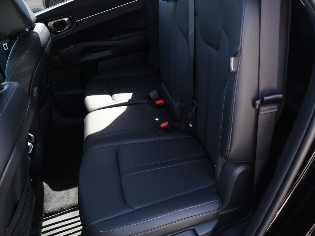 New 2026 Kia Sorento S w/ S Panoramic Sunroof Package AWD/4WD image 13
