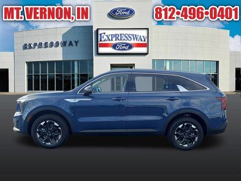 Used 2025 Kia Sorento S AWD/4WD image 9