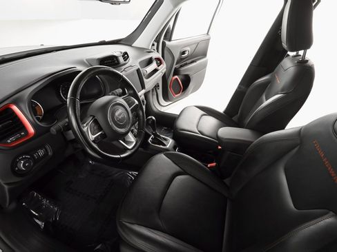 Certified 2023 Jeep Renegade Trailhawk w/ Trailhawk Elite Group image 19