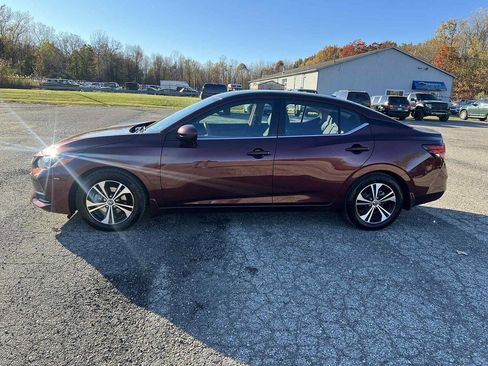 Used 2022 Nissan Sentra SV image 3