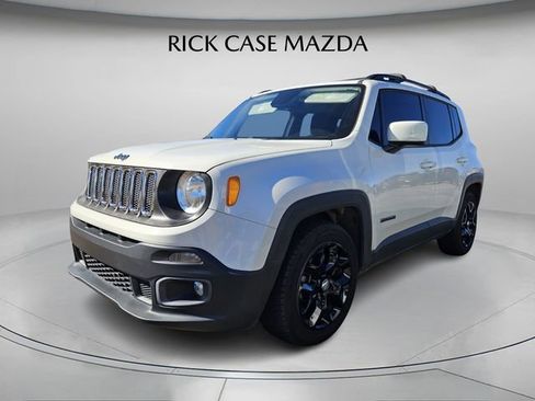 Used 2016 Jeep Renegade Latitude image 4