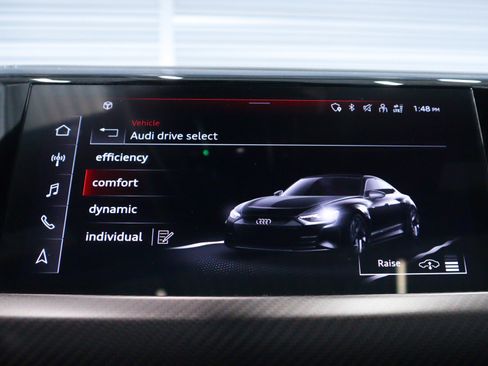 Used 2023 Audi e-tron GT Premium Plus image 19