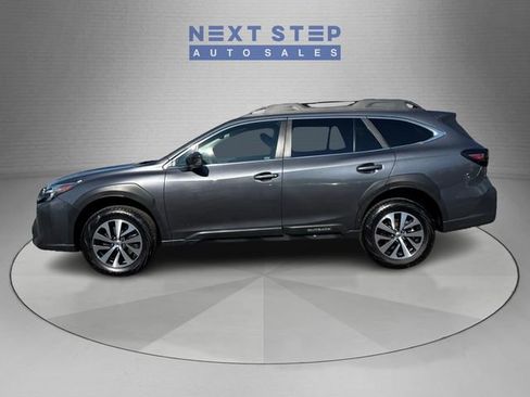 Used 2024 Subaru Outback Premium AWD/4WD image 4