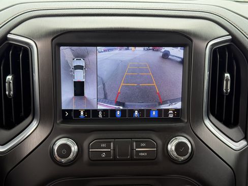 Used 2022 GMC Sierra 2500 AT4 w/ AT4 Preferred Package AWD/4WD image 13