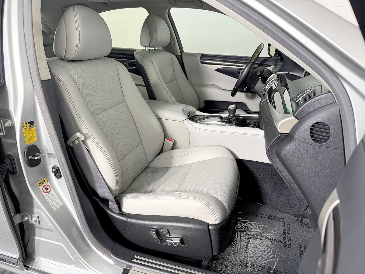 Used 2014 Lexus LS 460 w/ Comfort Package RWD image 56