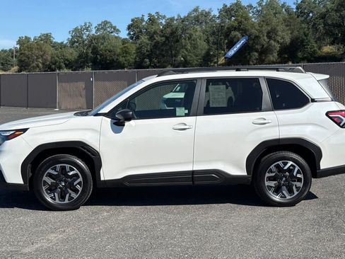 Used 2025 Subaru Forester Premium AWD/4WD image 6